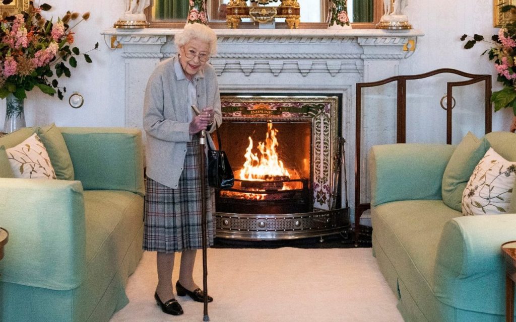 Queen Elizabeth waiting to meet with Liz Truss